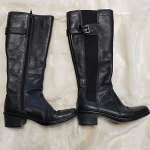Clark's Black Rounded Toe Calf Boot - Size 6.5